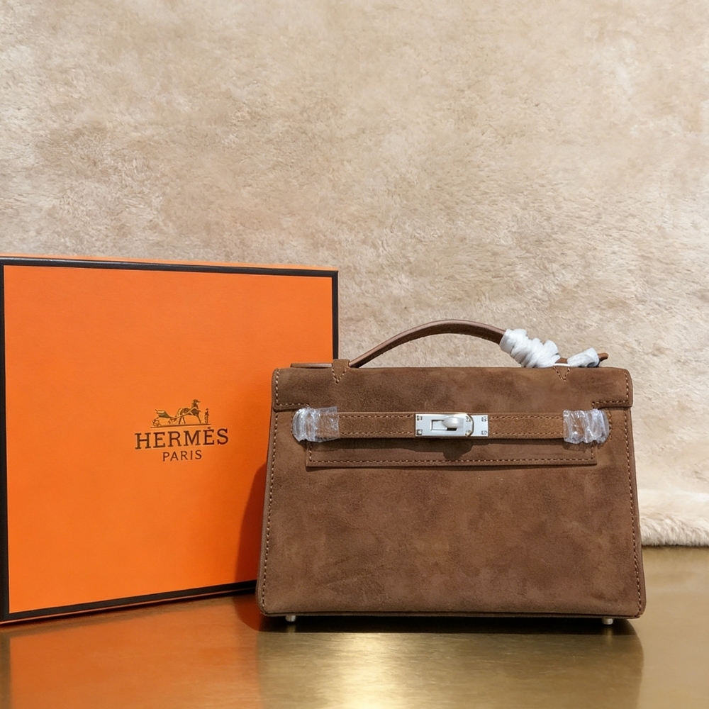 Hermès Kelly Pochette in Suede Leather
